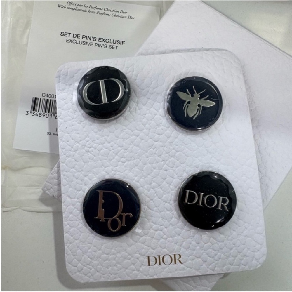 Dior beauty gift pin set